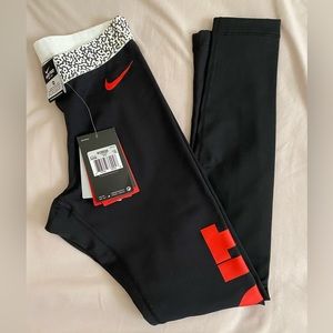 NIKE Pro Dri-Fit Women’s Leggings in XS